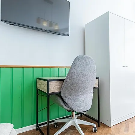 Apartment Convenient 3-br Shared Apt, 15 Min To Landstrasse Hub Wien