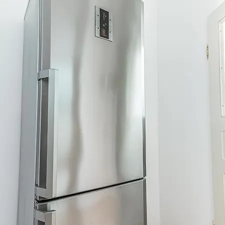Apartment Convenient 3-br Shared Apt, 15 Min To Landstrasse Hub Wien
