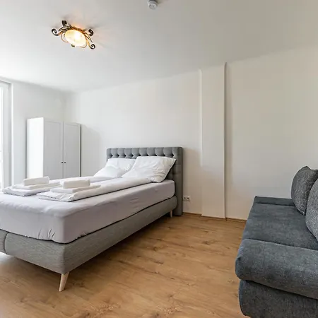 Peaceful & Connected By Jr Apartment *