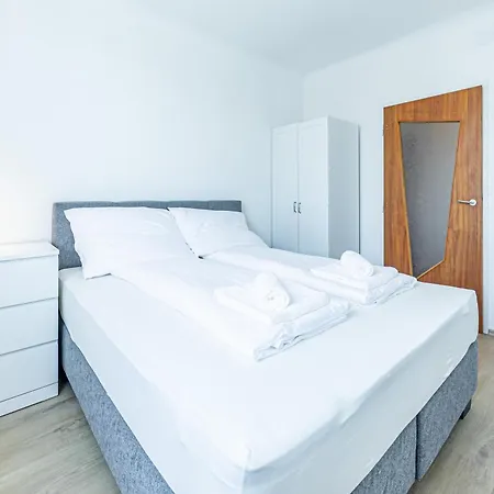 Peaceful & Connected By Jr Apartment *