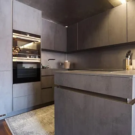 Stunning High-end 2 Bedroom Near Center Viena