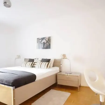 Apartment Gorgeous In Center