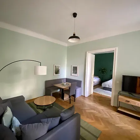 Grosszuegiger Wiener Altbau Gleich Neben Schoenbrunn Apartment