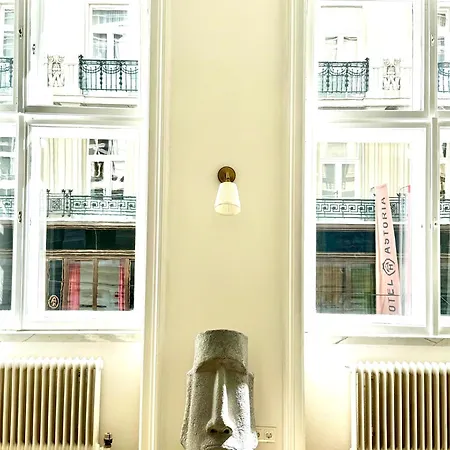 Apartmán Opera 145 M2 *