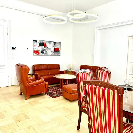 Opera 145 M2 Apartmán