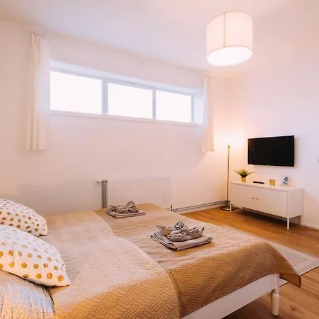 Cozy Inklusive Free Parking Ferienhaus