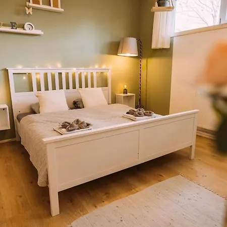 Cozy Inklusive Free Parking Ferienhaus