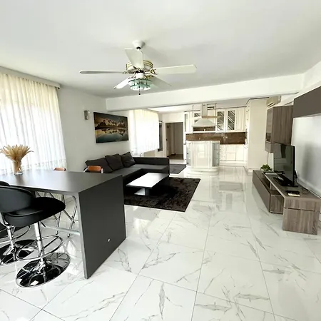 Apartmán Luxurioeses Mit Pool