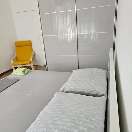 Jonas Apartment, 2 Br *