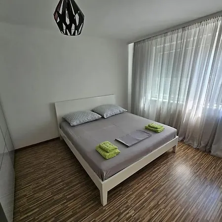 Jonas Apartment, 2 Br