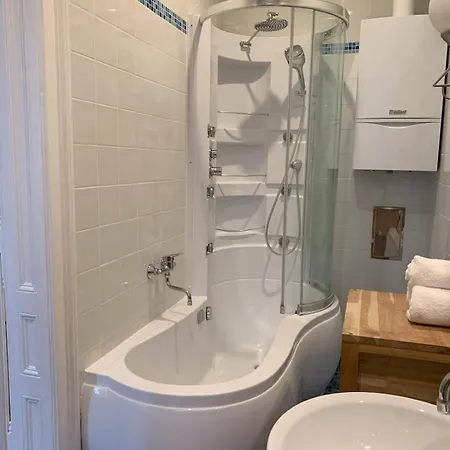 Apartment Grosszuegiger Wiener Altbau Gleich Neben Schoenbrunn *