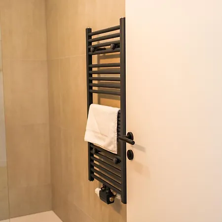 Myflat - Bright Near Station * Wien
