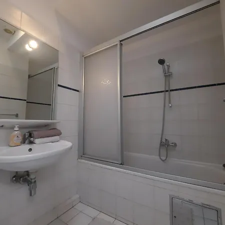 Aparthotel Urban Living Josefstadt - Roadhouse Vienna