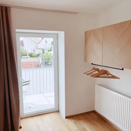 Brunnenmarkt Balcony Apartment *