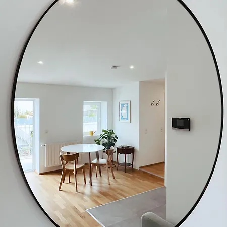 Brunnenmarkt Balcony Apartment *