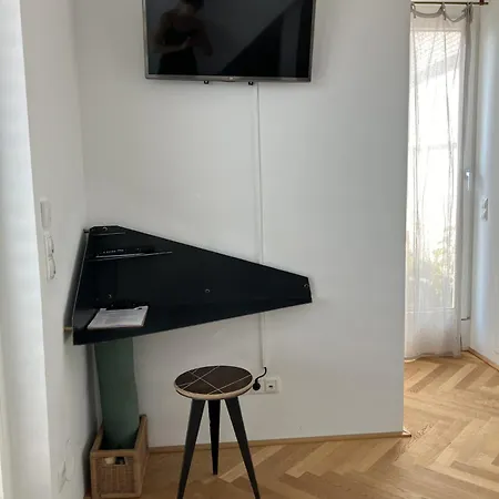 Blackriver Loft Mit Gratis Parkplatz Nahe Schoenbrunn Und U6 * Vienna