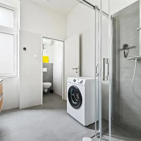 Apartmán Cozy, Generous - 10 Min To City-centre - Contactless 24h Check-in Vídeň