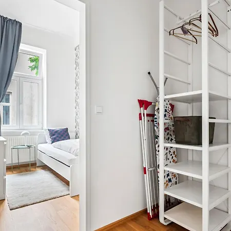 Apartmán Cozy, Generous - 10 Min To City-centre - Contactless 24h Check-in