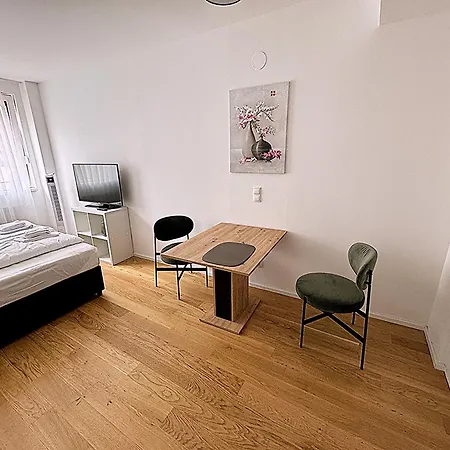 Myfavorit - Spacious Next To Puplic Transport U1 Direct Connection To Citycenter Apartament