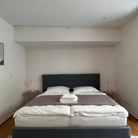 Roterd Residence, & Green, Parking Lot Apartment *