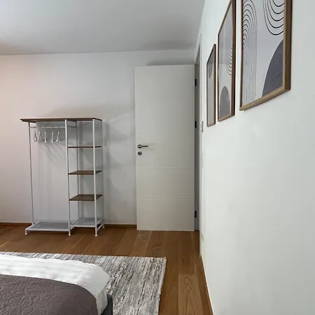 Roterd Residence, & Green, Parking Lot Apartment Vienna