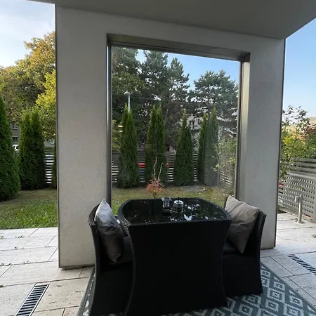 Roterd Residence, & Green, Parking Lot * Vienna