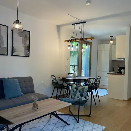 Roterd Residence, & Green, Parking Lot Apartment Vienna