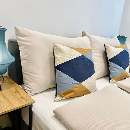 Charm Favoriten Apartamento *