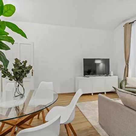 Long Term I 2 Min To U1 Columbusplatz I High Speed Wifi Апартаменты