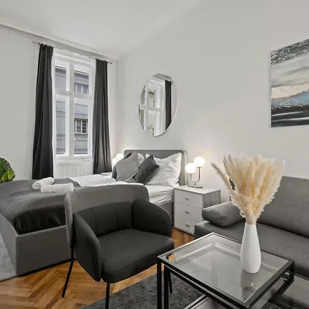 Long Term I 2 Min To U1 Columbusplatz I High Speed Wifi Апартаменты
