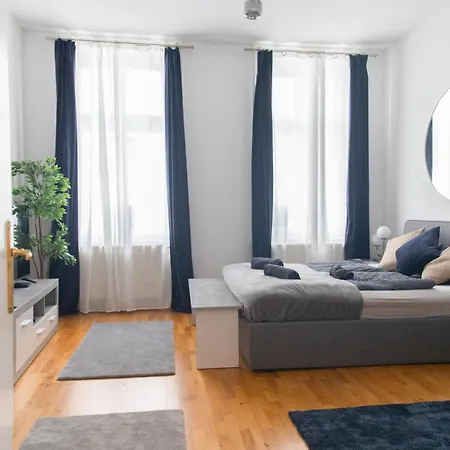 Long Term I 2 Min To U1 Columbusplatz I High Speed Wifi Апартаменты Вена