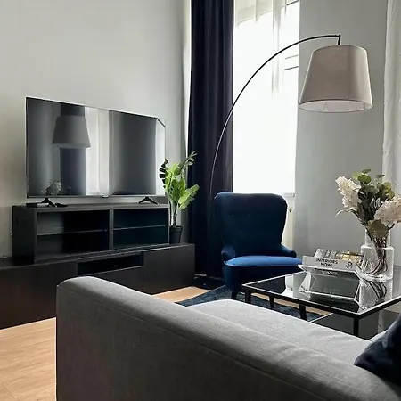 Very Spacious 4br, 3 Min To Matzleinsdorferplatz Apartmán *