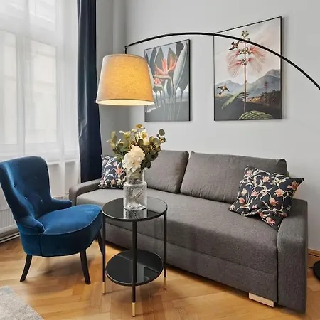 Apartmán Very Spacious 4br, 3 Min To Matzleinsdorferplatz
