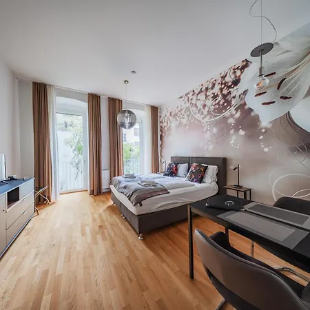 Stylish Nest For 4