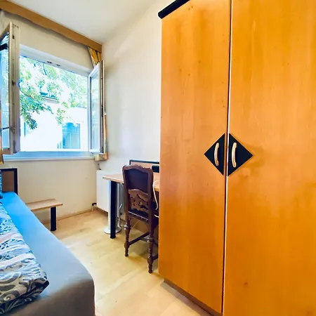 Affordable Central Rooms, 10-min To Lugner City