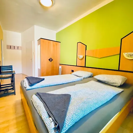 Affordable Central Rooms, 10-min To Lugner City *