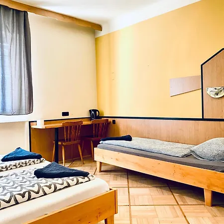 Affordable Central Rooms, 10-min To Lugner City Apartament *