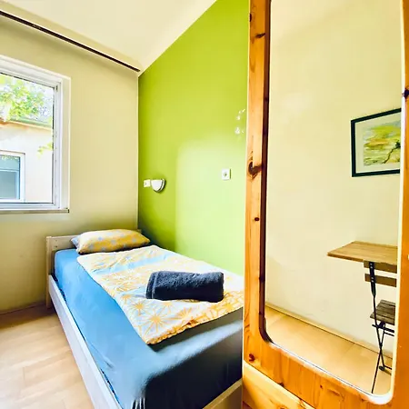 Affordable Central Rooms, 10-min To Lugner City