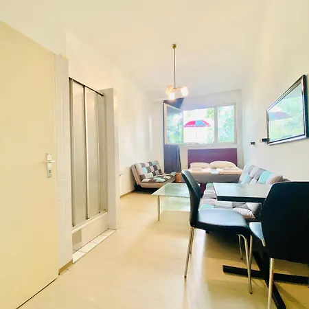 Affordable Central Rooms, 10-min To Lugner City Viena