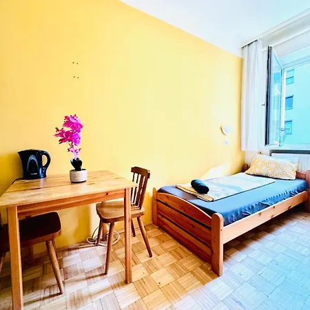 Affordable Central Rooms, 10-min To Lugner City * Viena