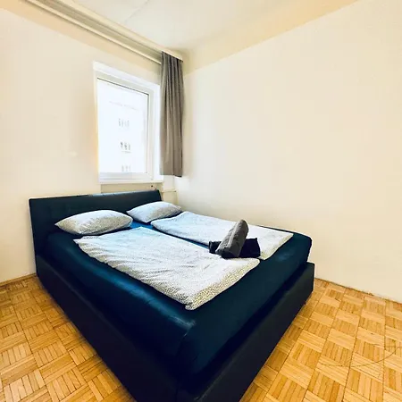 Affordable Central Rooms, 10-min To Lugner City Viena