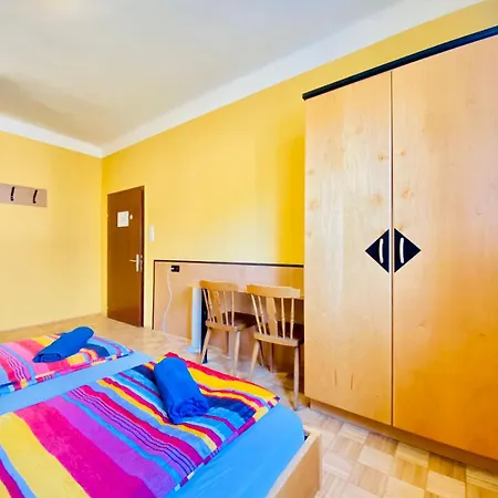 Affordable Central Rooms, 10-min To Lugner City Apartament *