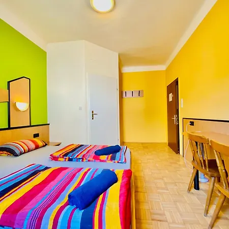 Apartament Affordable Central Rooms, 10-min To Lugner City