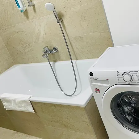 Spacious Penthouse - 4 For Up To 10 Guests - Contactless Check-in Apartament Viena