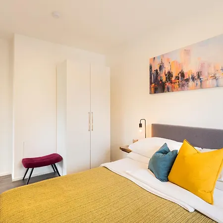 Urban Island I Riverside Apartment