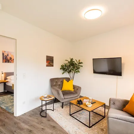 Urban Island I Riverside Apartment *
