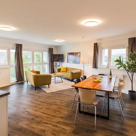 Urban Island I Riverside Apartment *