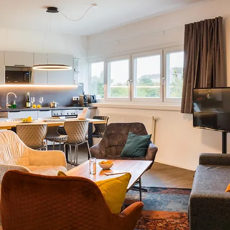 Urban Island I Riverside Apartment *