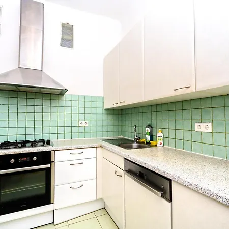 Aparthotel Family - 7 Minutes To Schoenbrunn Palace *