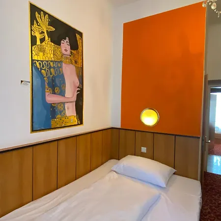 Garten- Und Kunsthotel Gabriel Hotel 3*